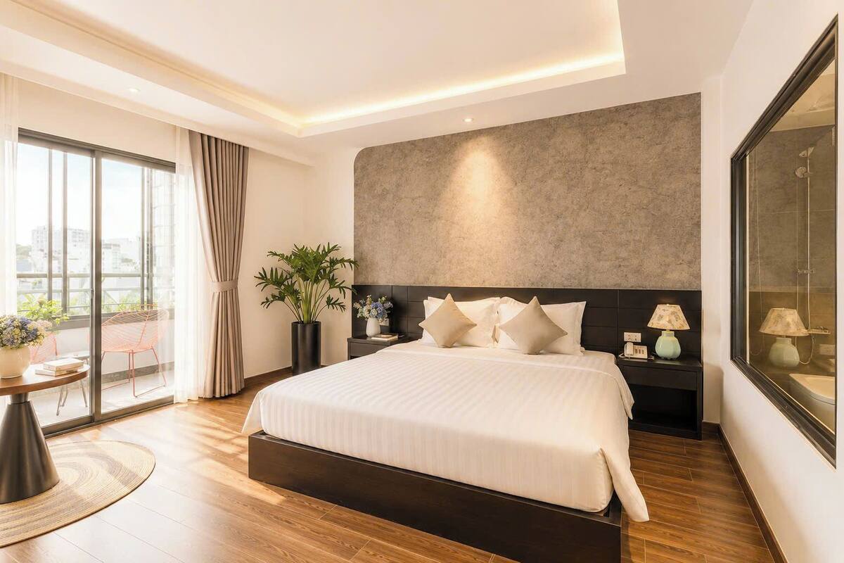 SUITE LUXURY | Minibar, két bảo mật tại phòng, bàn, màn/rèm cản sáng