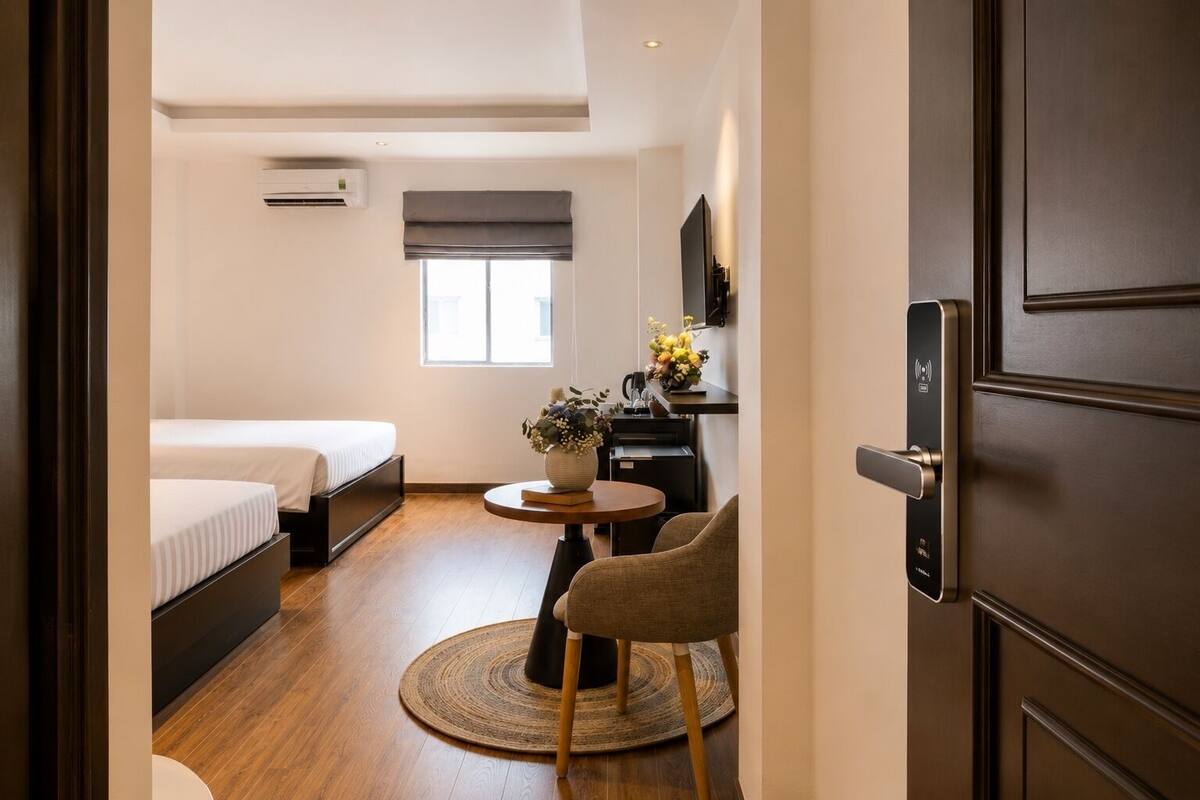 FAMILY WITH WINDOW | Minibar, két bảo mật tại phòng, bàn, màn/rèm cản sáng