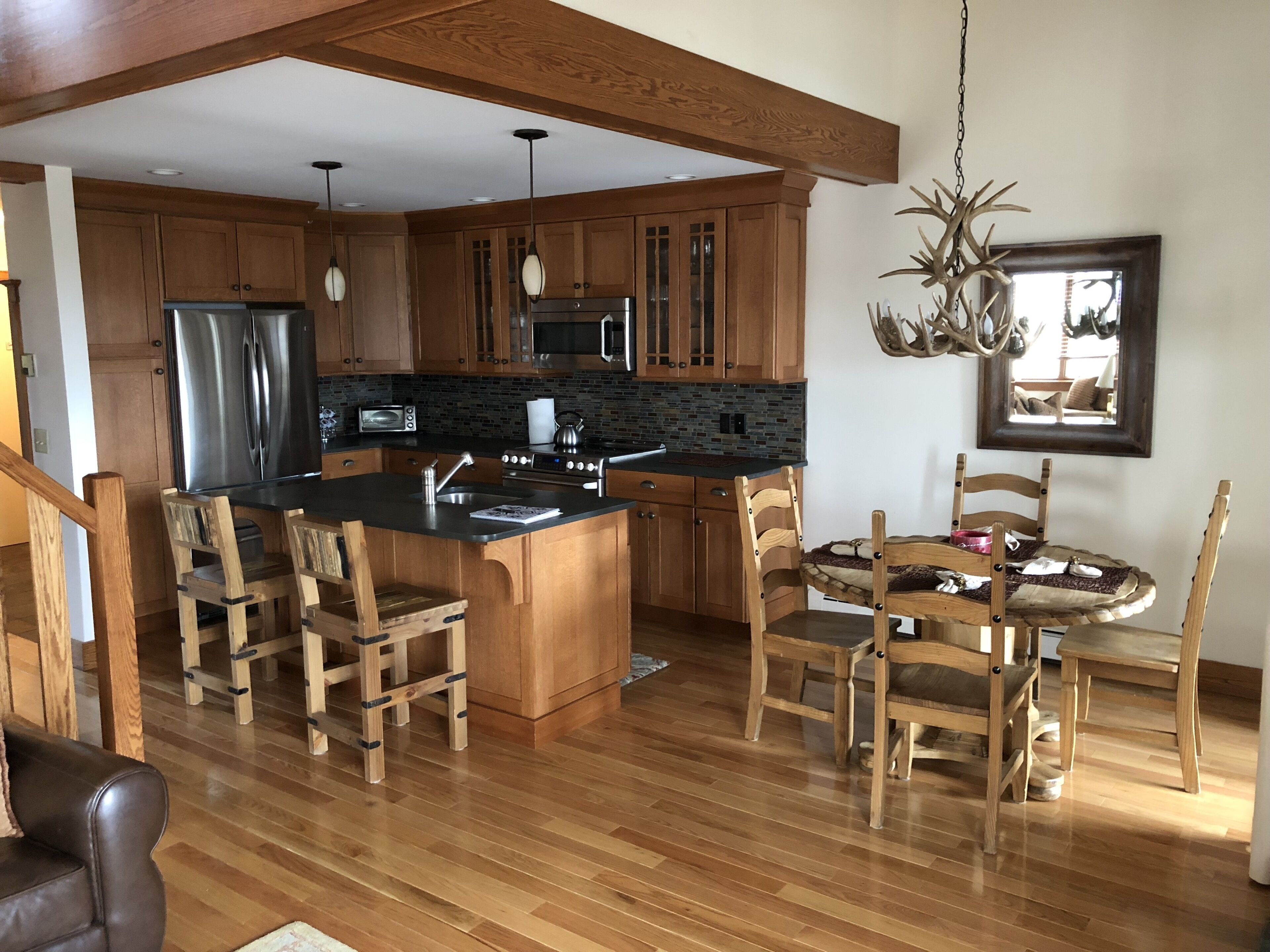 IDEAL LOCATION: Renovated Condo, Ski-In Walk Out To Tamarack Lift And Village 