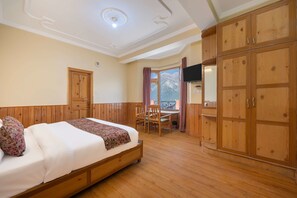 Chambre Premium, vue montagne | 1 chambre, rideaux occultants, fer et planche à repasser