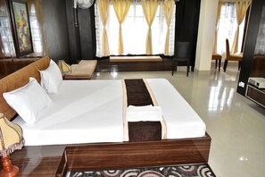 Superior Room | Desk - Roopkatha Hotel Kalimpong (Kalimpong)