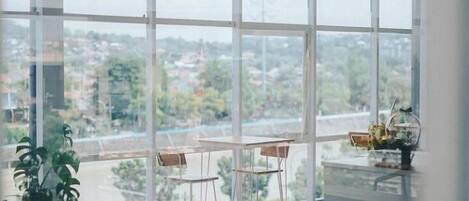 Breakfast, lunch and dinner served