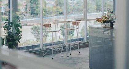 Front One Boutique Tugu Muda Semarang