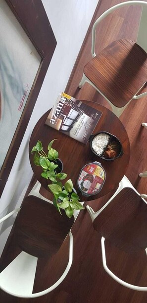 Breakfast, lunch and dinner served - Front One Boutique Tugu Muda Semarang (Semarang)