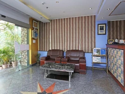 Hotel By The Way