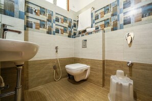 Chambre Double Exécutive | Bureau, espace de travail pour ordinateur portable