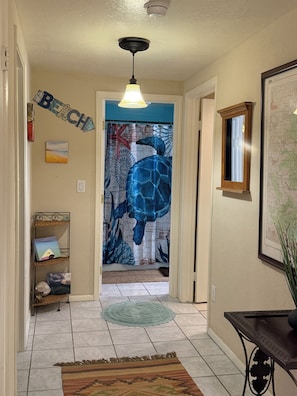 Interior - Million Dollar View, seasonal pool, close activities w/in 2-5 miles. Yes, pets! (Grand Junction)