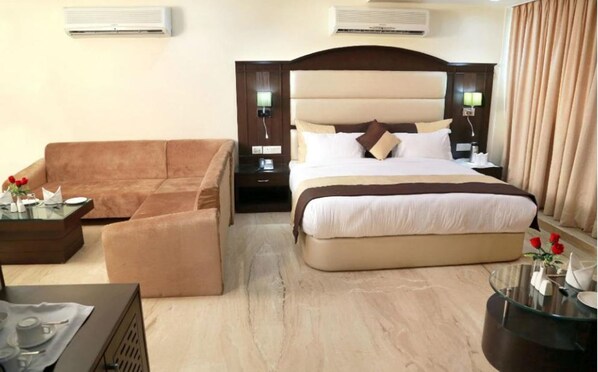 Individually decorated, desk, free WiFi, bed sheets