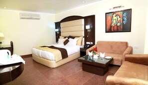 Individually decorated, desk, free WiFi, bed sheets