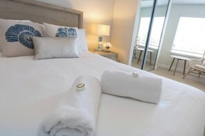 2 bedrooms, desk, iron/ironing board, WiFi