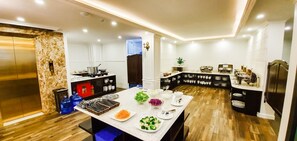 Esmorzar diari d'estil bufet gratuït 