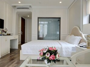 Deluxe Double Room | Premium bedding, down duvets, pillow-top beds, minibar - Ngoc Lan Ha Long Hotel (Ha Long)