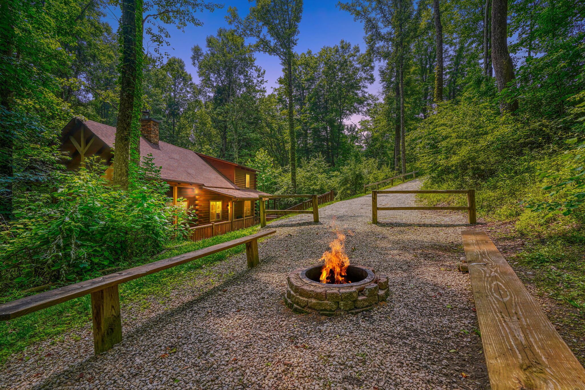 Awesome 5 br Hocking Hills lodge just minutes from Old Man's Cave!