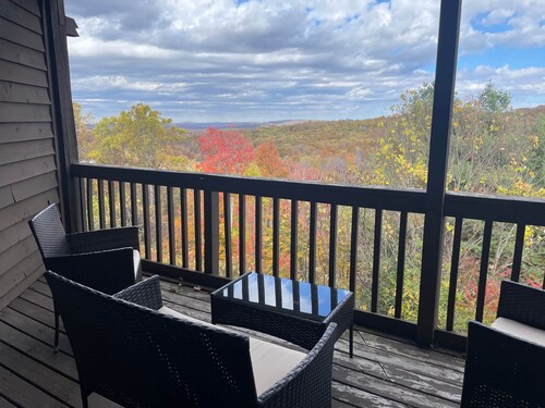 Rinteessä Winterplace lähellä Beckley, WV, jossa on tilaa levitykseen ja upeat näkymät