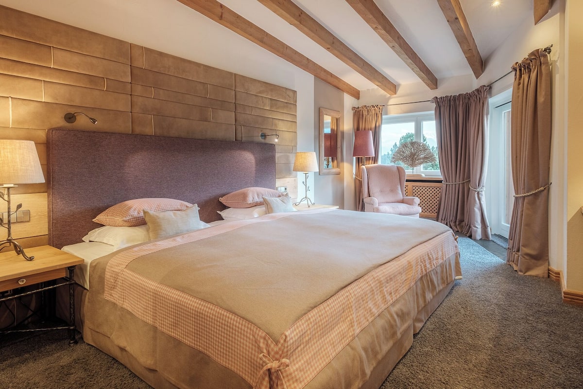 Suite Luxury | 2 camere, biancheria da letto ipoallergenica, copriletto in piuma