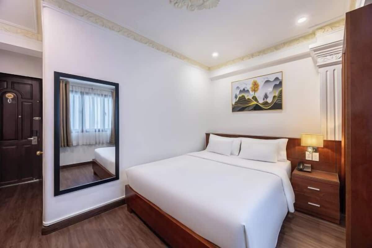 Minibar, in-room safe, blackout curtains, iron/ironing board