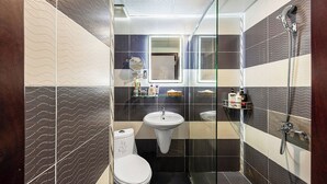 Kamar Keluarga | Kamar mandi