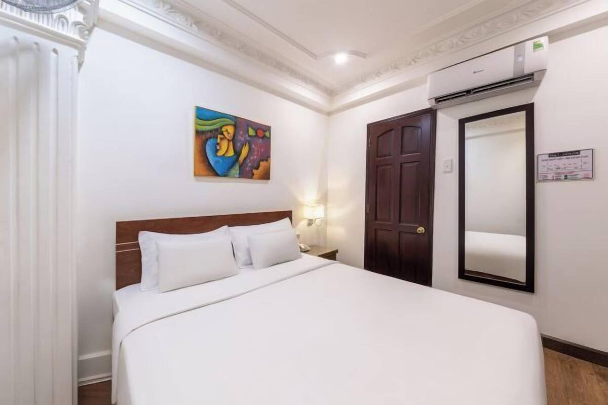 Minibar, in-room safe, blackout curtains, iron/ironing board
