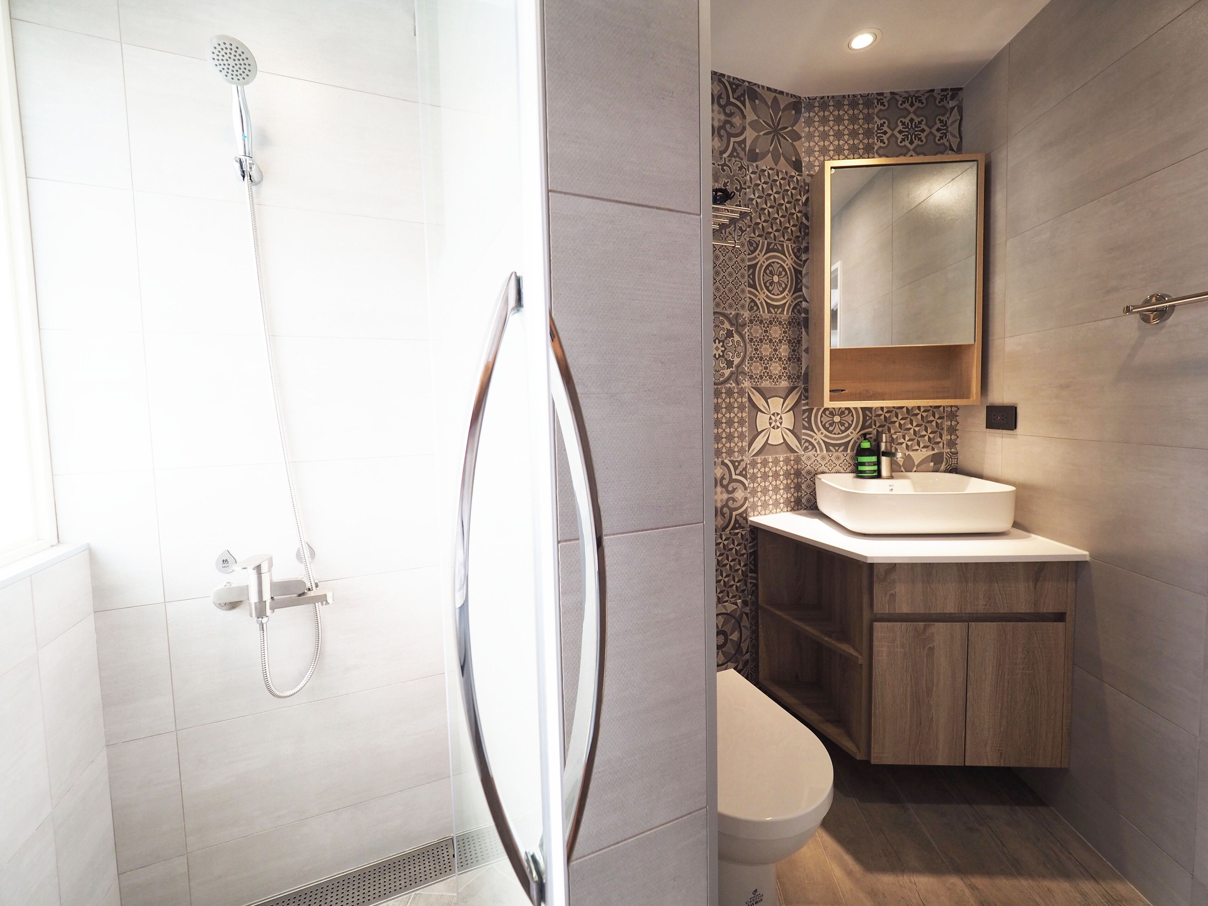 Family Apartment | Bathroom | Slippers, towels