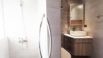 Family Apartment | Bathroom | Slippers, towels