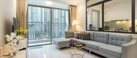 家庭公寓, 3 間臥室 | 客廳 | LCD 電視