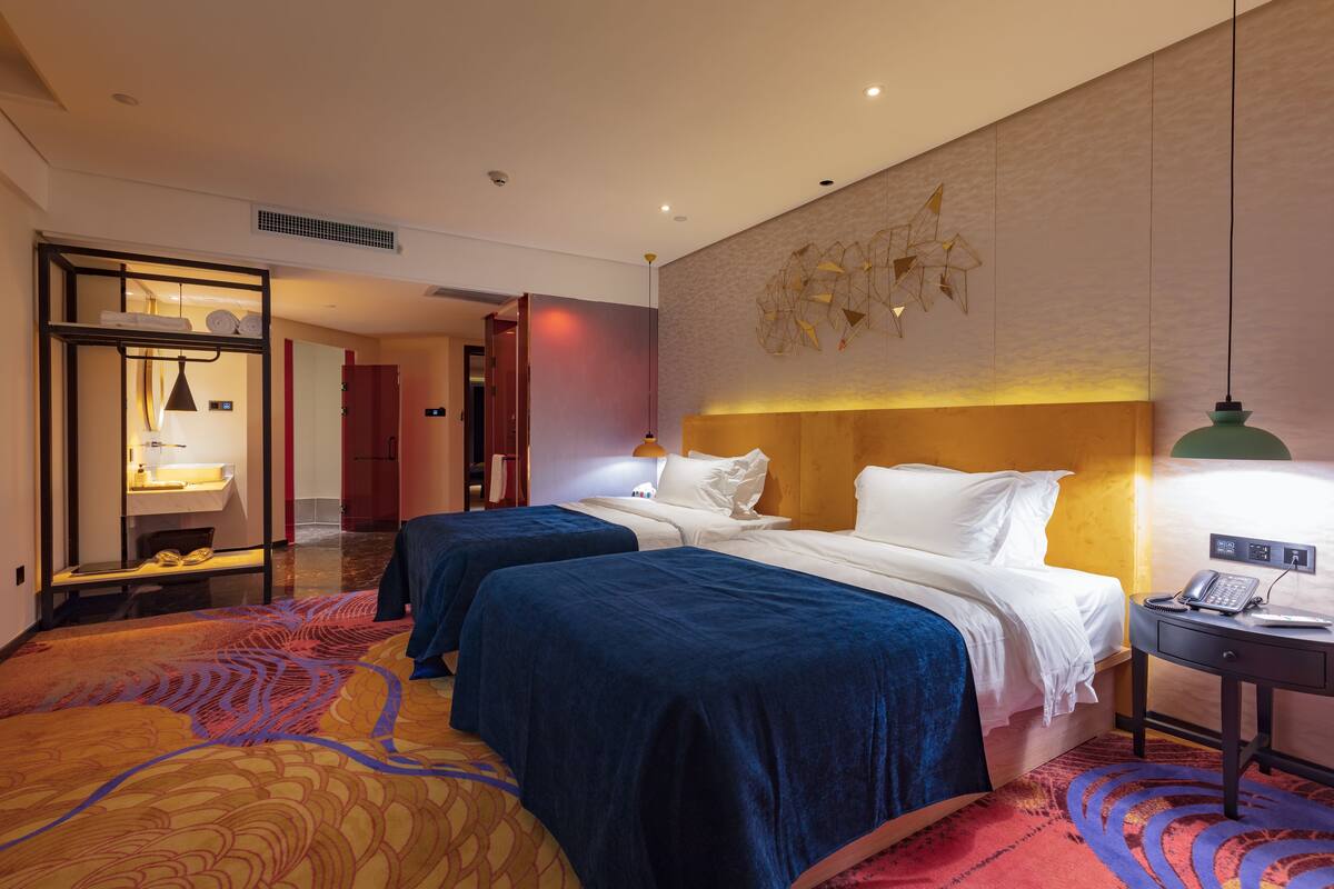 Design Twin Room (Mainland China Citizens Only) | Desk, blackout curtains, free WiFi