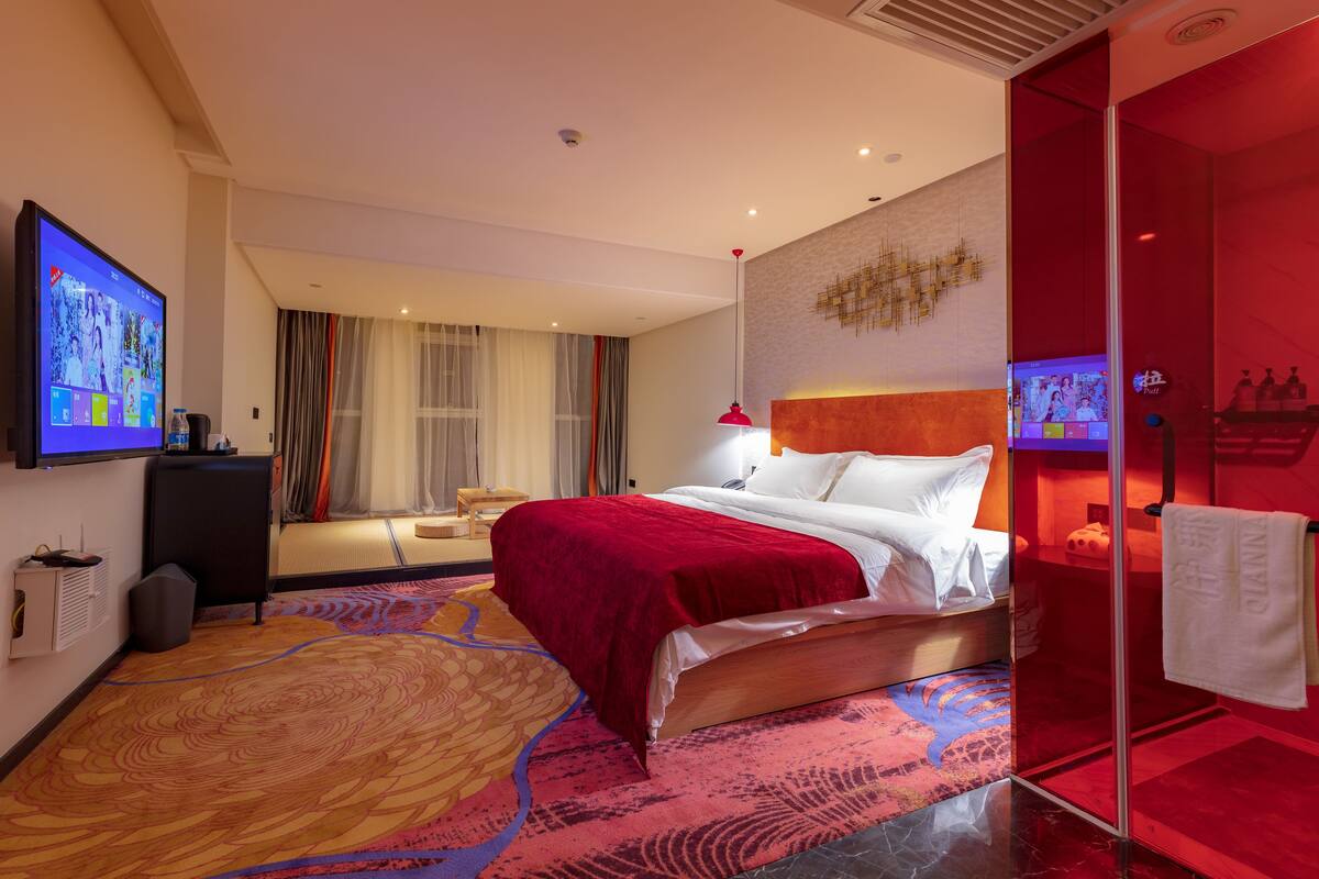 Design Double Room (Mainland China Citizens Only) | Desk, blackout curtains, free WiFi