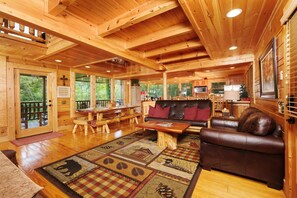 TV, fireplace, table football, ping pong - WINTER SPECIAL! HILLSONG HEAVEN, DOGS OK!  5 BEDROOM SUITES! 4 KINGS! 2 ACRES! (Sevierville)