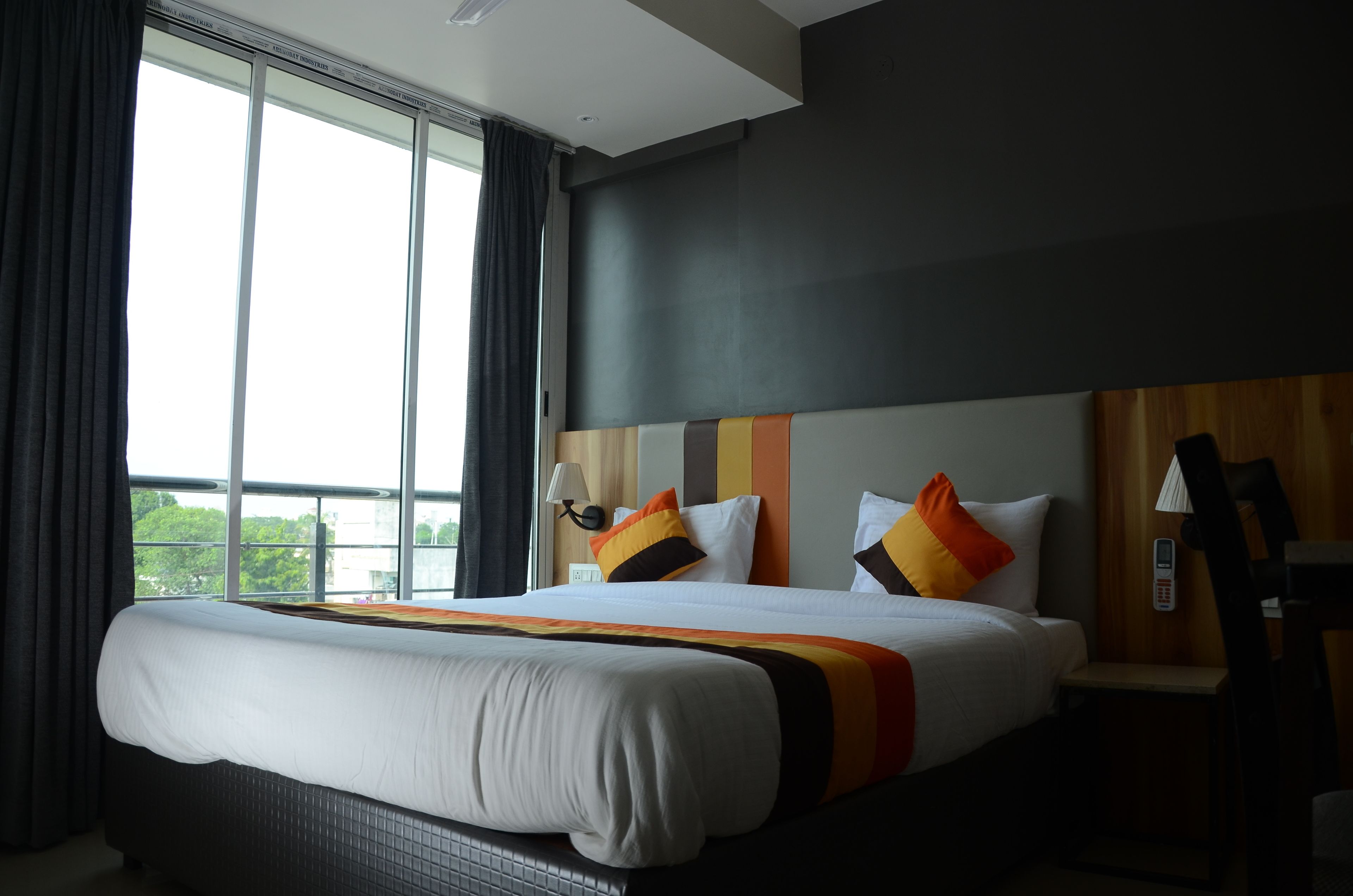 Individually furnished, desk, free WiFi, bed sheets