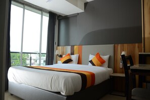 Individually furnished, desk, free WiFi, bed sheets - Elita Rooms (Nagpur)