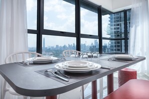 Classic Room | In-room dining - OYO Home 89396 Indescribable 3br Arte Plus (Kuala Lumpur)