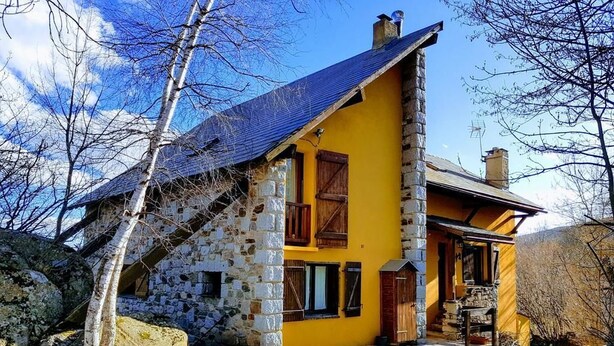 Front of property - El Balcó de Dorres - Chambres d'hotes (Dorres)