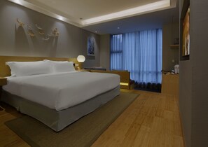 書桌、遮光窗簾/窗簾、免費 Wi-Fi、床單