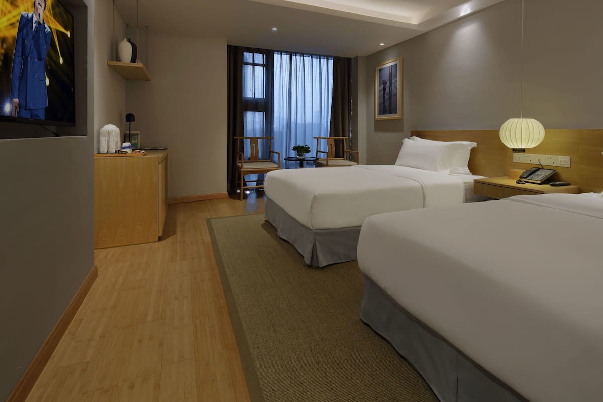 Desk, blackout drapes, free WiFi, bed sheets