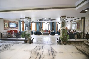 Lobby - Hotel Sheetal Regency (Mathura)