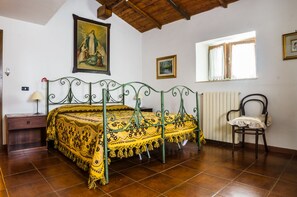 Classic Double Room | Individually decorated, individually furnished, free cots/infant beds - La Mandra (Morino)