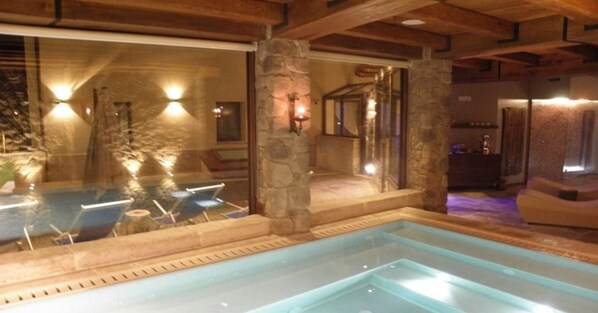 Sauna, bain à remous, hammam