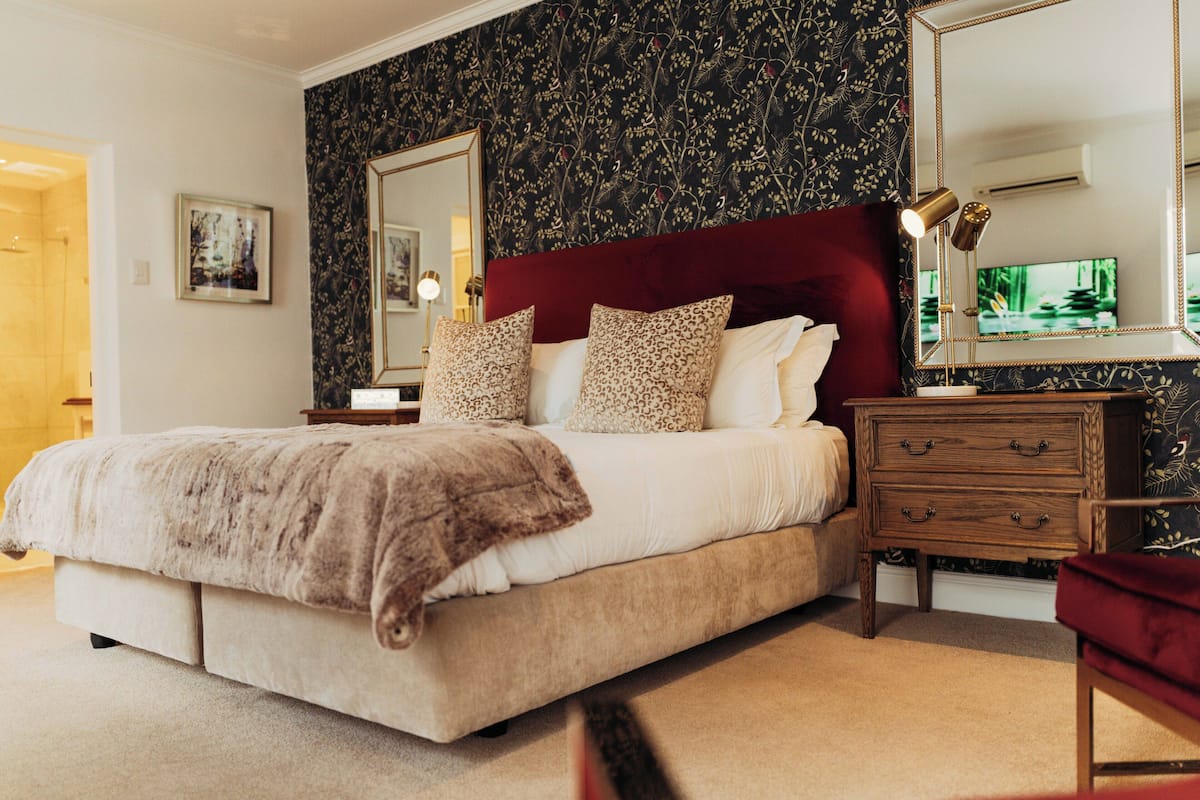 Superior kamer, 1 kingsize bed | 1 slaapkamer, luxe beddengoed, donzen dekbedden, Tempur Pedic-bedden