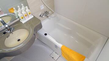 Bathtub dan shower terpisah dan pengering rambut