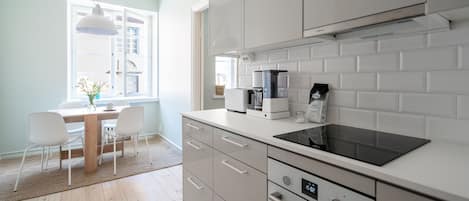 Studio | Private kitchen | Fridge, oven, stovetop, dishwasher