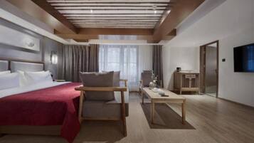 Deluxe Double Room (Mainland China Citizens Only) | Desk, blackout drapes, free WiFi
