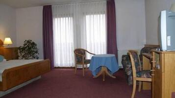 Schreibtisch, kostenloses WLAN, Bettwäsche