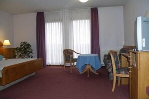 Desk, free WiFi, bed sheets - Landhotel Kirchberg (Kirchberg an der Jagst)