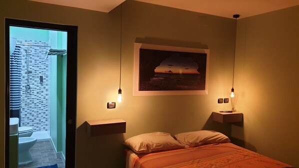 Kahden hengen classic-huone | Yksilöllisesti sisustettu, yksilöllisesti kalustettu, äänieristys