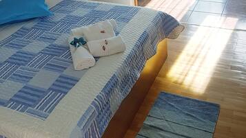 Studio (2) | Iron/ironing board, free WiFi, bed sheets