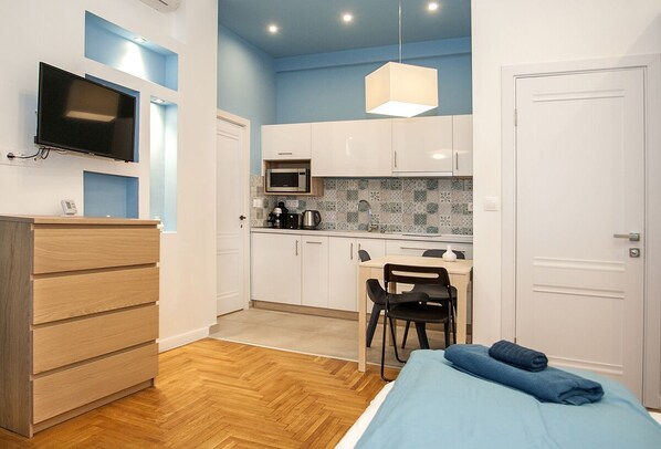 1 bedroom, iron/ironing board, WiFi - Amilia apartment -Its a cosy little studio apartment in the heart of the city (VII. kerület)