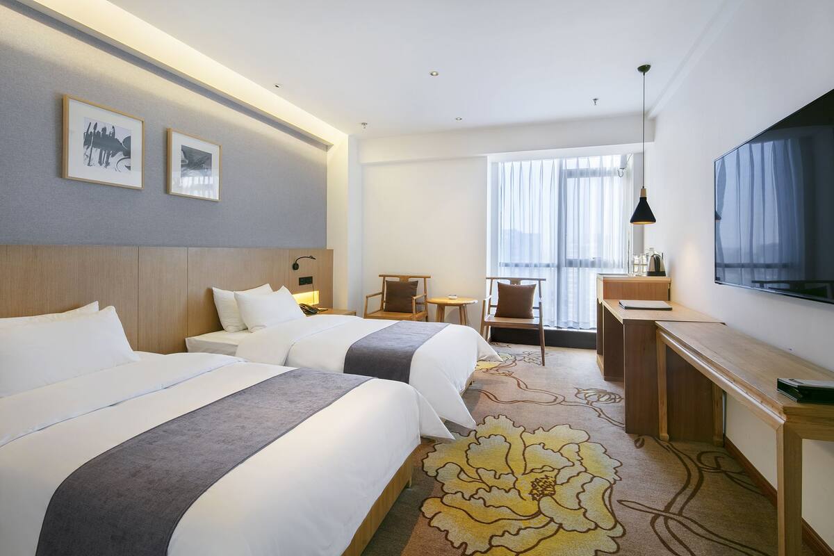 Standard Twin Room (Mainland China Citizens Only) | In-room safe, desk, blackout curtains, free WiFi