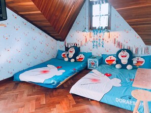 Eenvoudige vierpersoonskamer | Een strijkplank/strijkijzer, gratis wifi, beddengoed