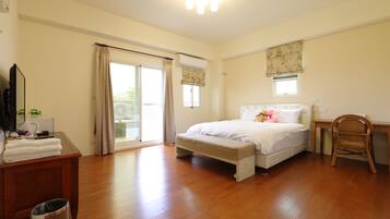 Comfort Double Room | Desk, blackout drapes, soundproofing, WiFi