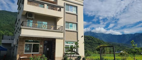 Fachada de la propiedad